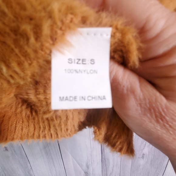 sweater vneck super soft caramel . small. Lace up sleeves. Long sleeve - Picture 8 of 10